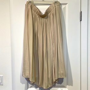 Gap Pleated Skirt in Cream/Beige